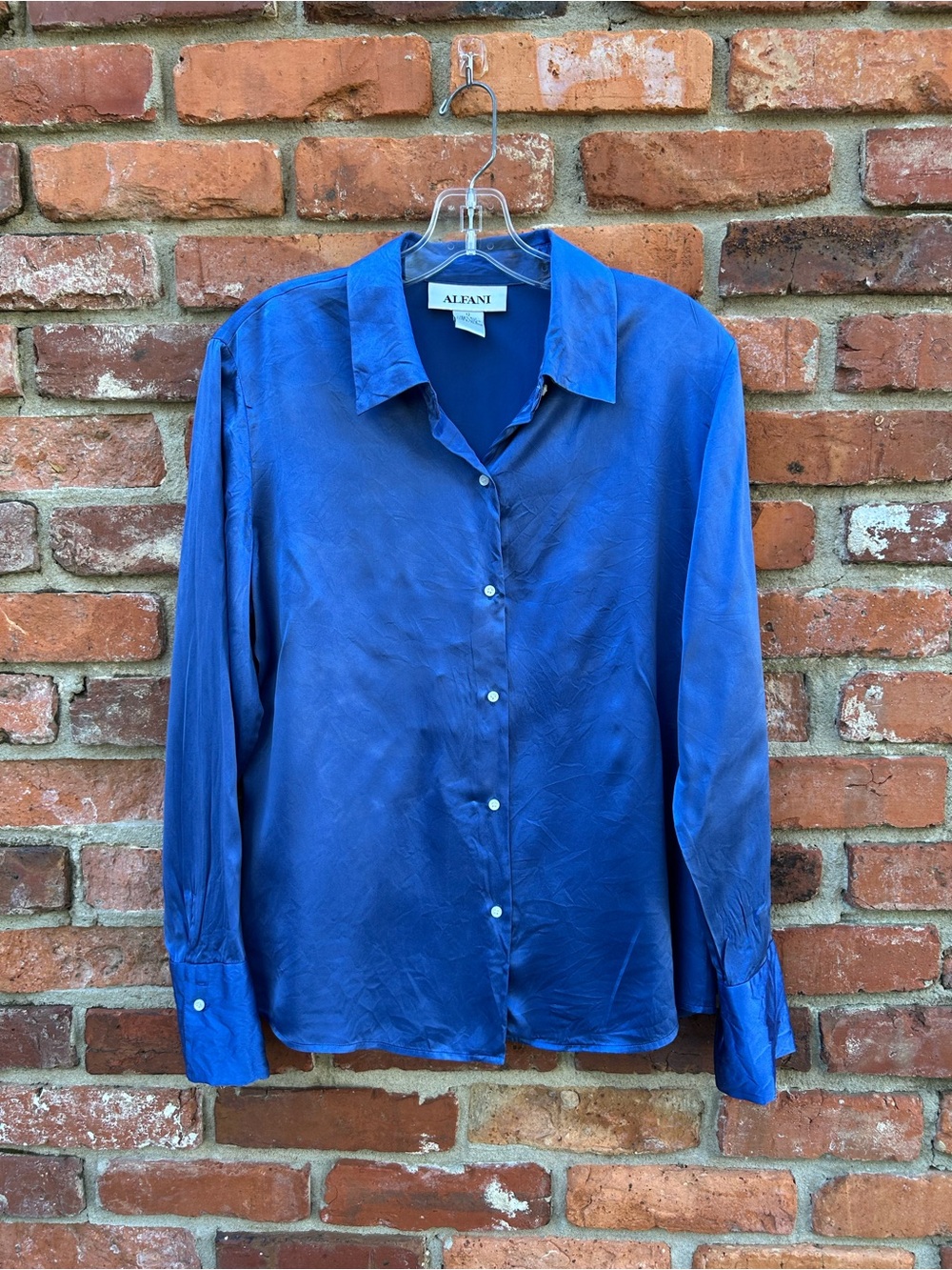 Alfani Vintage Women’s Blue 100% Silk Button-Up Shirt Long Sleeved Size 12